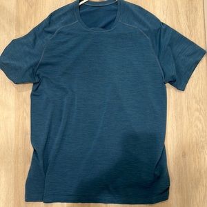 Lululemon Men's T-shirt, blue, Size Large